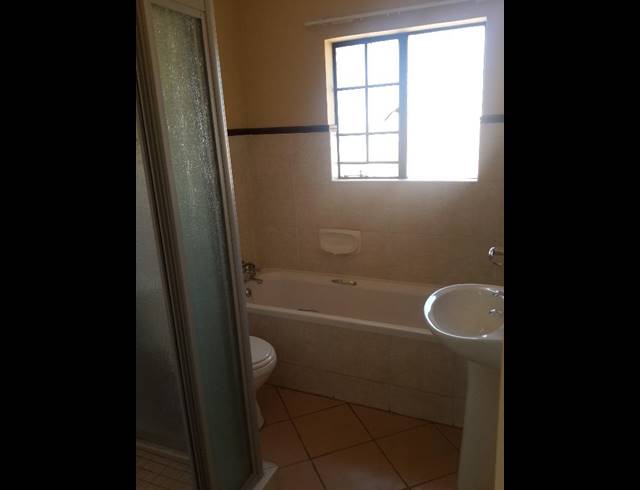 2 BEDROOM APARTMENT FOR SALE IN MOOIKLOOF RIDGE ESTATE